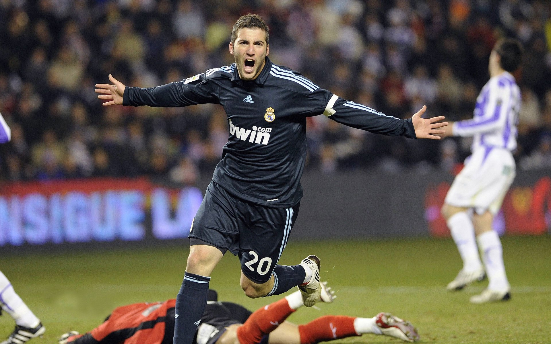 锡安，从NBA勇士到世界杯巨兽，他如何用血肉之躯接管美加墨战场